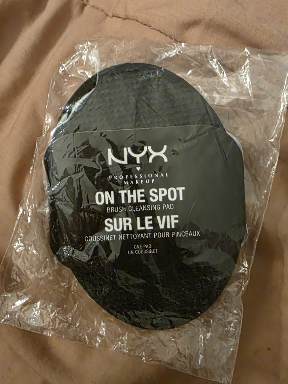 NYX Professional Makeup On The Spot Brush Cleansing Pad - Black
